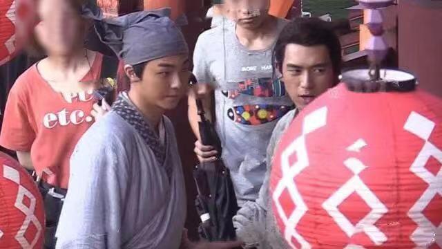 《河神》主演得罪造型师,李现帅气不在,陈立农朴实如群演