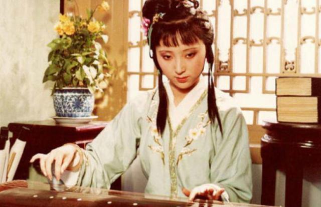 红楼梦的女红能手,林黛玉勉强排第3,庶出的她排第1