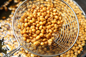 夏天经常吃的下酒菜,又香又脆,做法简单,比花生米还好吃