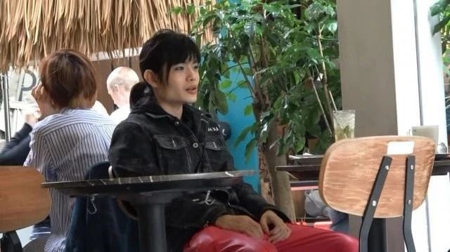 他是最丑演员,妻子一夜败光上亿家产,儿子留长发化浓妆太夸张