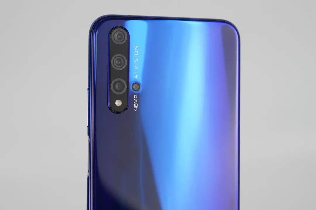 【评测视频】次旗舰大战 荣耀20 vs 一加7 评测(对比K20Pro)