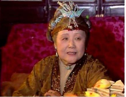 别人都畏惧贾母,薛姨妈为什么不怕?薛蟠被打,她为何要这样做?