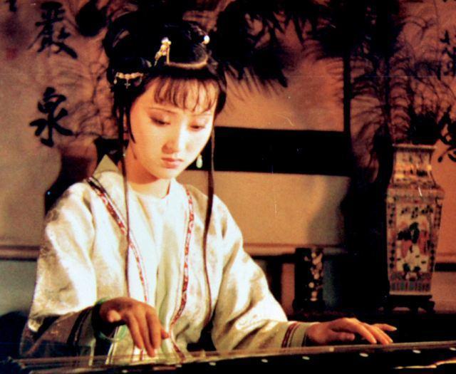 那个从未露面的千金小姐,因下嫁喜得良缘,生下一女儿众人皆知