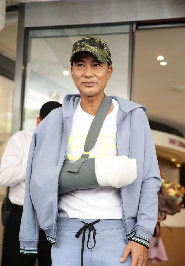 任达华空降媒体群感谢各位朋友,出院后已到家,计划休息十天左右