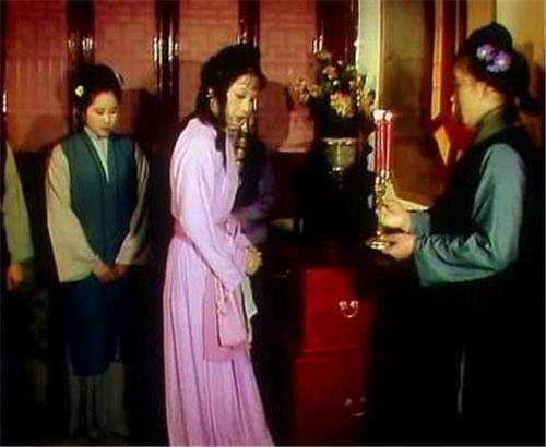 红楼梦里比王熙凤彪悍的两个女子,她们的爱情,都败在了自己的性格上