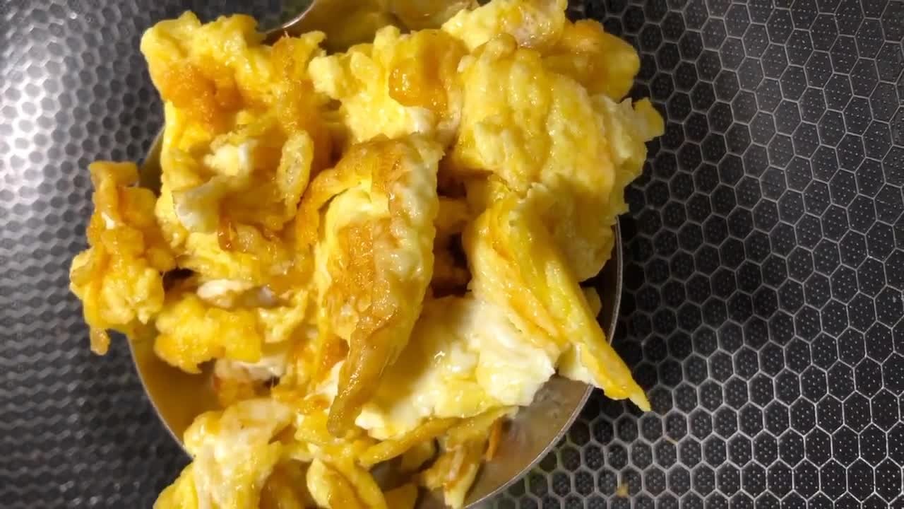 家常小炒菌菇炒鸡蛋,清淡味美营养全面,没有胃口的时候来试试!