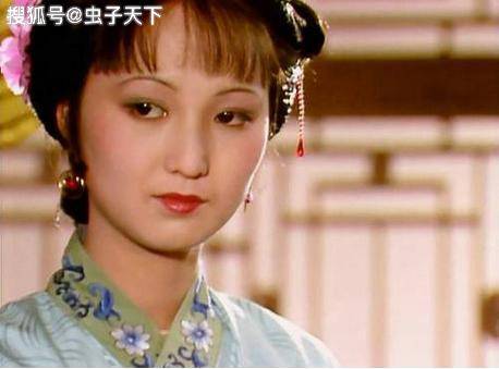 平儿的镯子丢了,王熙凤看见了吗?镯子是一对,为什么只丢一个?