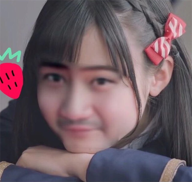 旭旭宝宝好兄弟,PDD干儿子的爸爸也女装,刘培强穿裙子好看吗?