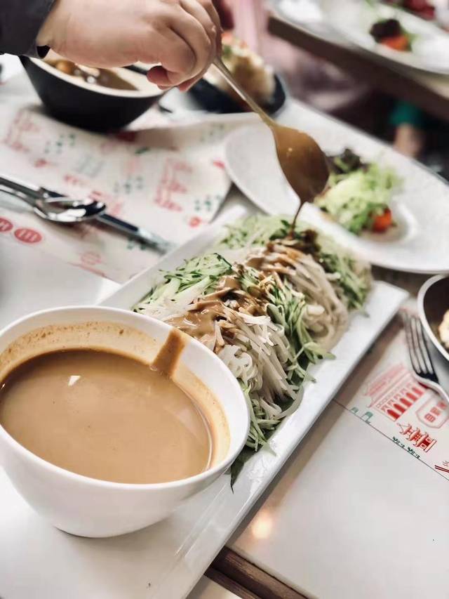探店:芝麻酱拌一切?八月将至,老北京们都这么吃