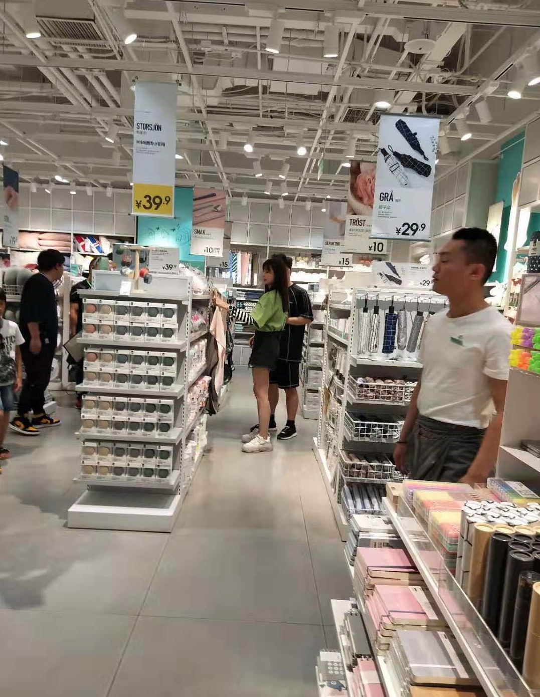 杜海涛沈梦辰又公费恋爱了,同框逛超市就像结婚多年的老夫老妻