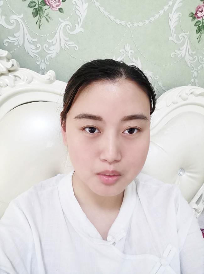 难以置信的超写实!他笔下的明星肖像,让人分不清是绘画还是照片