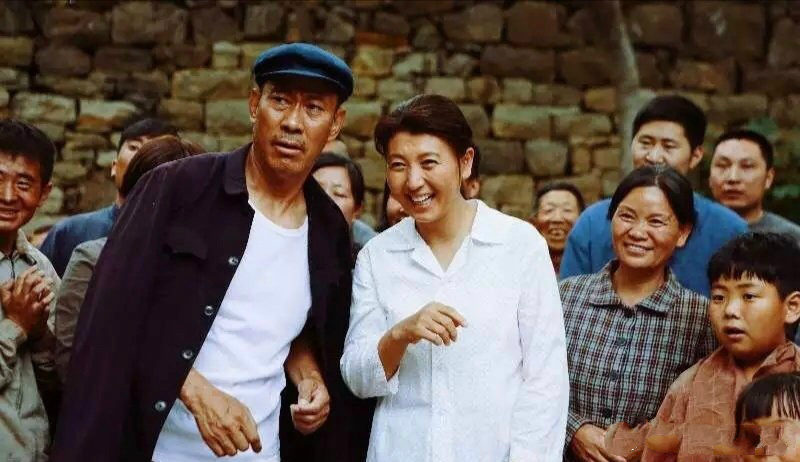 《兰桐花开》央八首播,洪水要饭农村剧,闫学晶不演喜剧演悲剧