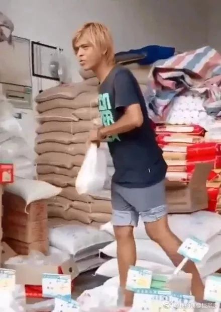 潘玮柏晒罗志祥撞脸照,罗志祥一句话回应被赞情商高