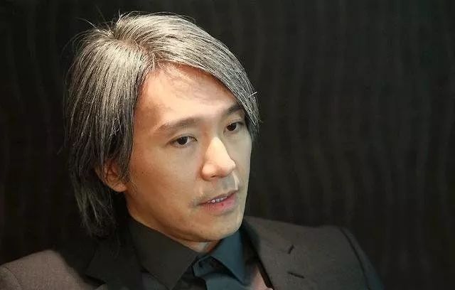 周星驰前女友现身!曾为六千万与星爷闹上法庭,分手后越活越年轻