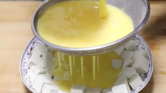 豆腐最近火了,打入5个鸡蛋,居然这么好吃