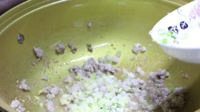 豆腐最近火了,打入5个鸡蛋,居然这么好吃