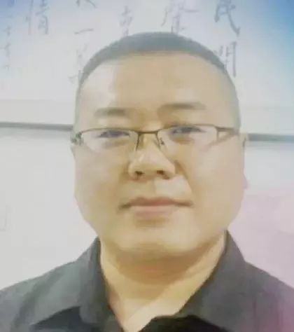 一个人值不值得交往,看他疲惫时的模样