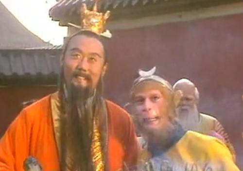 难怪镇元子屈尊与孙悟空结拜,你看五庄观里供奉的是哪位大神