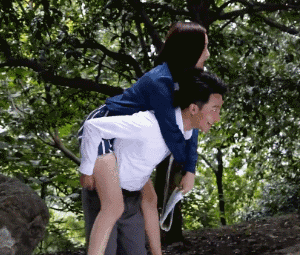 杨幂不愧是绯闻女王,除了魏大勋,她跟这些男明星都有过暧昧行为