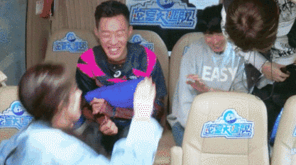 魏大勋和乔欣,好惨两男女