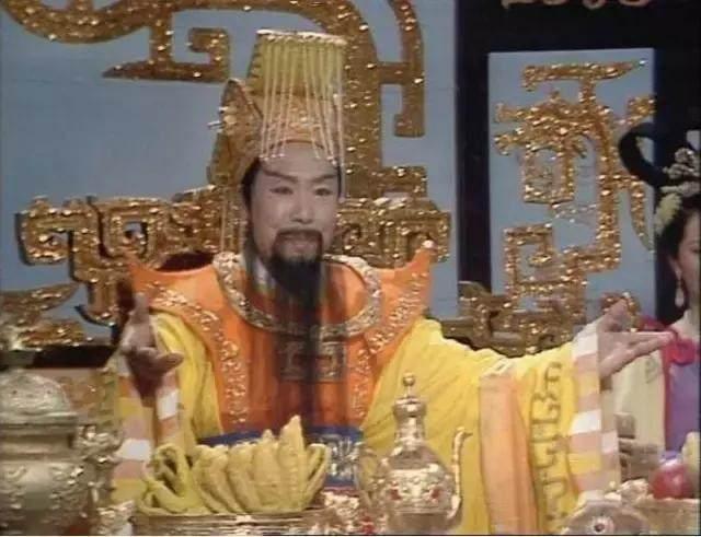 玉帝真的没有法力吗?你错了,他只出了一次手就把孙悟空震住了
