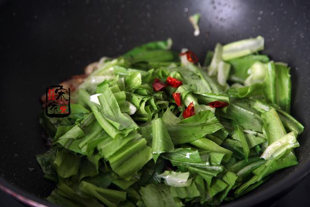 立秋后,老人多吃这菜,3块钱1捆特便宜,多吃,血糖稳定身体好