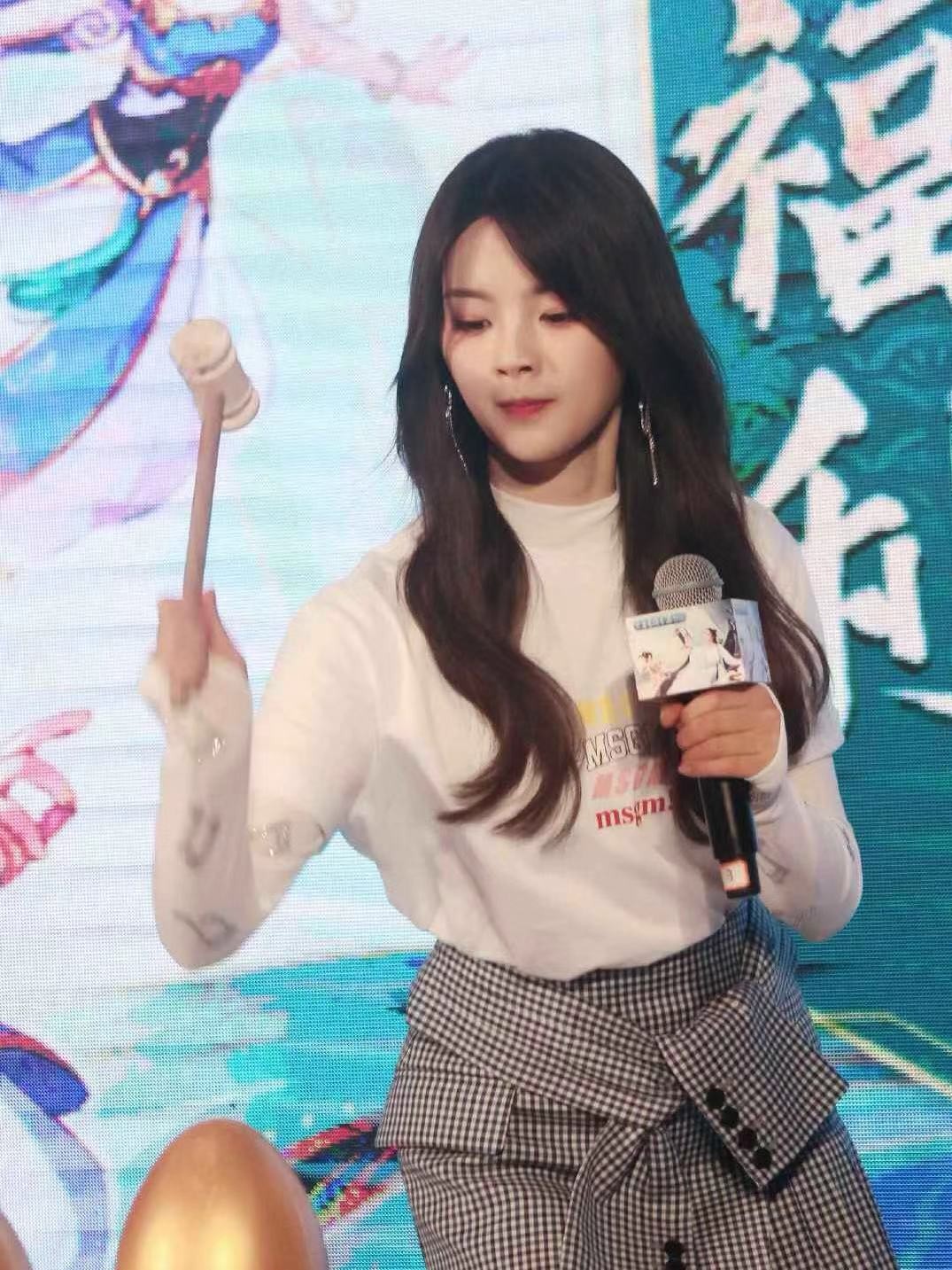 原来她是吃演员饭的!杨超越新戏开播赢好评,被赞演戏太有天赋