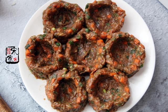 碰到这菜别犹豫,买上1把10分钟蒸盘菜,美味还高钙,多吃多长个