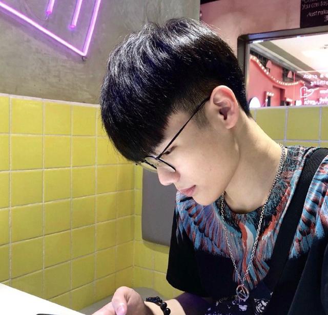 4AM人才辈出!和平精英分部33,成赛事颜值代表!