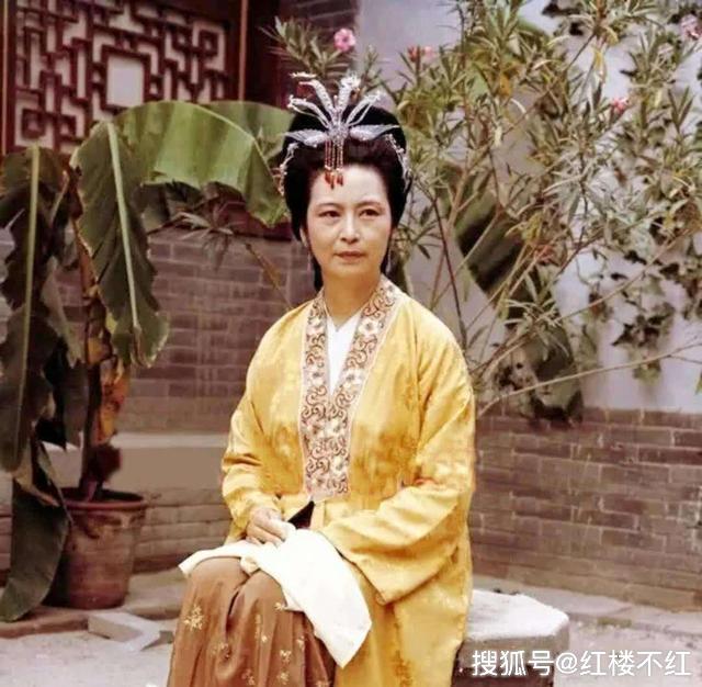 《红楼梦》王夫人一生做了无数愚蠢事,贾宝玉被她害得险些丧命