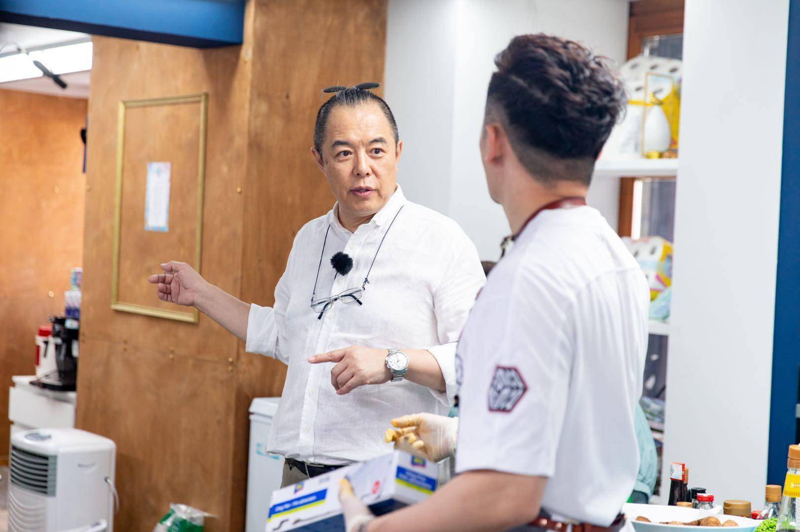 《中餐厅3》大危机:林大厨微博已沦陷,全是网友帮怼黄晓明