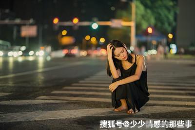 我想忘记你,假装不在乎,骗了所有人,最终还是骗不了自己