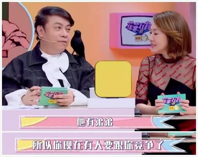 郭麒麟生母胡中惠终于露面,和儿子亲密逛街,身家过亿住高档小区