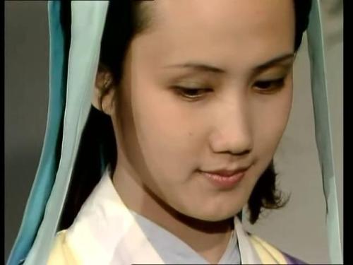 礼待宝钗,嘲讽黛玉?妙玉的真实态度藏在请钗黛品茶的茶具里