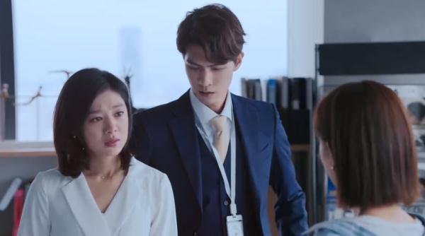 《莫格利男孩》中,她是最不讨喜的人,观众说:明里一套暗里一套