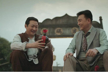 他是《至尊红颜》阴影,古装神剧的黄金男配,今终出息成导演