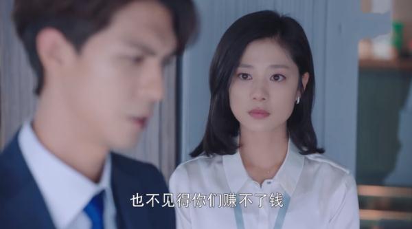 《莫格利男孩》中,她是最不讨喜的人,观众说:明里一套暗里一套