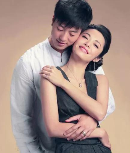 姚晨和凌潇肃离婚8年后,女方靠作品成一线花旦,男方发胖成大叔