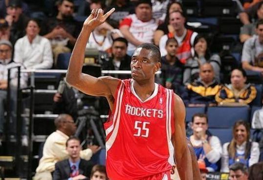 NBA骚气庆祝动作:韦德太暴力被罚2万5,大郅和奥胖抱拳很中国风