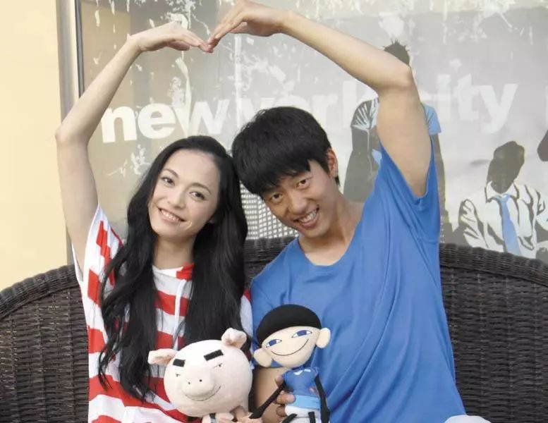 凌潇肃独栋豪宅曝光,出道17年离婚后身价反涨?客厅拥挤成婴儿房