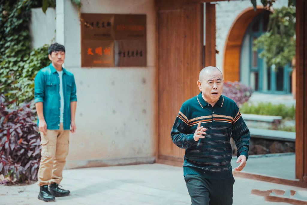 潘长江《欢喜盈门》定档安徽台,农村喜剧大火,成二线卫视救命草