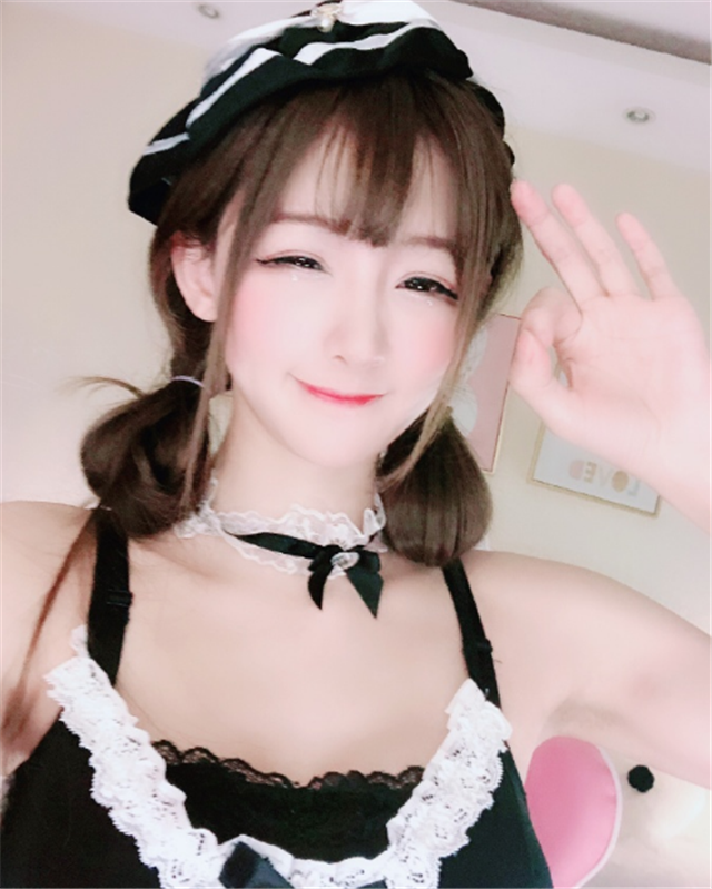 腐团儿之后又请南妹儿,却被虎牙小蘑菇秒了,又一个长腿女主播