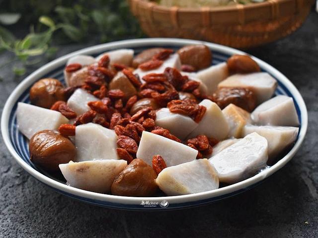 秋天就该多吃这食材,比大鱼大肉便宜又营养,蒸一蒸好吃又健康