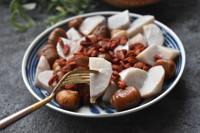 秋天就该多吃这食材,比大鱼大肉便宜又营养,蒸一蒸好吃又健康