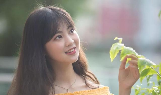 童星出道!18岁TVB新晋小花凭新剧脱颖而出:曾获韩国公司赏识