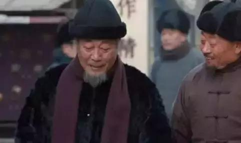 《老酒馆》的几条线索被“浪费”了,前面的铺垫,是为了放大招?