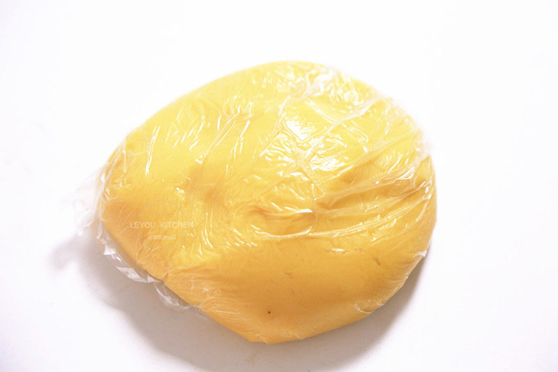 在家做月饼,换个样子更有新意,端上桌就被一抢而光