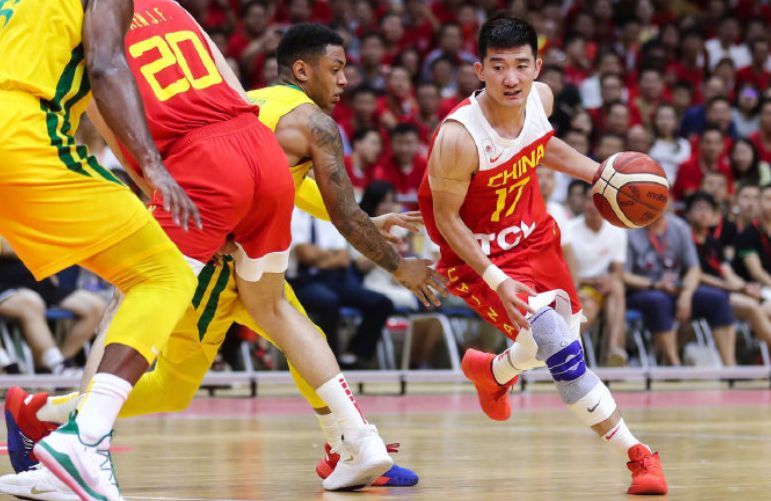 五后卫无人得分上双,三分命中率不及易建联,李楠三后卫战术成了笑话