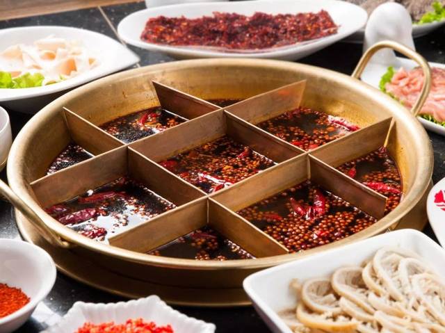 重庆九宫格火锅很有特色 但很多人都吃错了