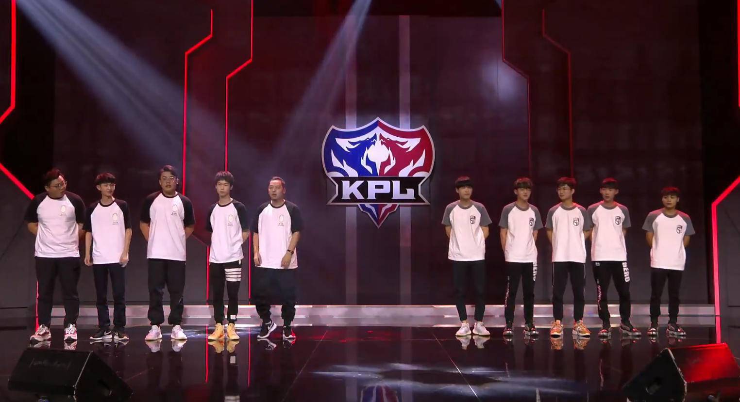 王者荣耀:KPL三周年加中秋庆典福利盘点,最好的比赛复刻了?